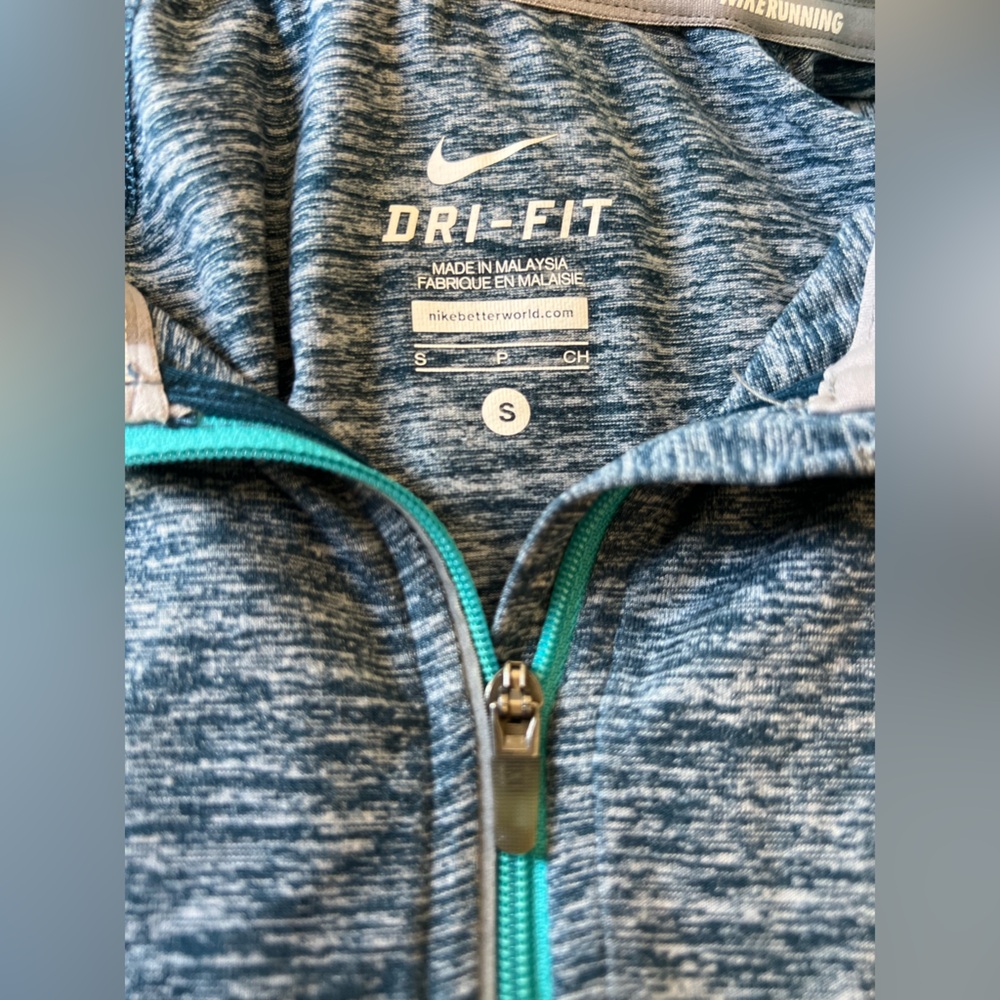 Nike Women's Dri-Fit Element Half Zip Long Sleeve Pullover in Heathered Blue - Picture 4 of 5